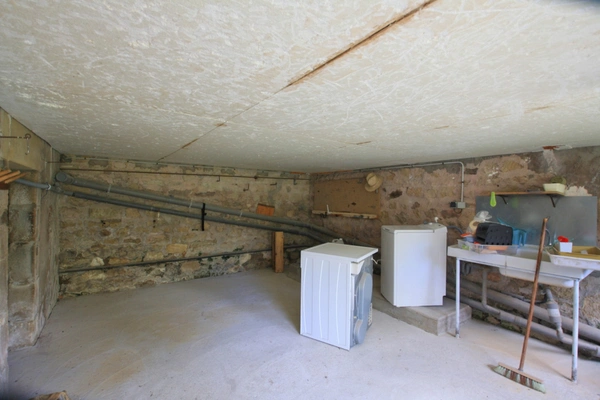 Maison_de_campagne_avec_un_joli_terrain_clos_et_arbore_de_2500_m2_2_thumbnail[1]