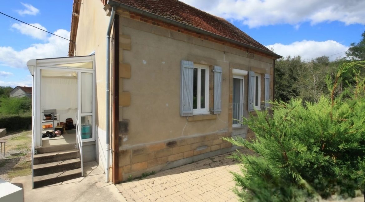Maison_de_campagne_avec_un_joli_terrain_clos_et_arbore_de_2500_m2_4_thumbnail[1]