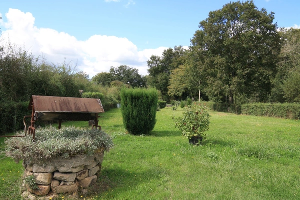 Maison_de_campagne_avec_un_joli_terrain_clos_et_arbore_de_2500_m2_8_thumbnail[1]